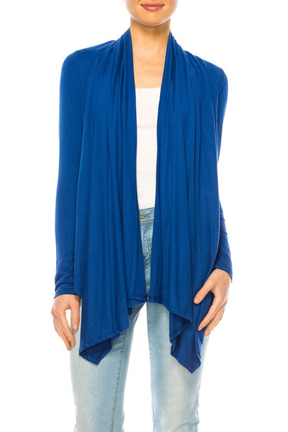 Solid, waist length cardigan in a relax fit