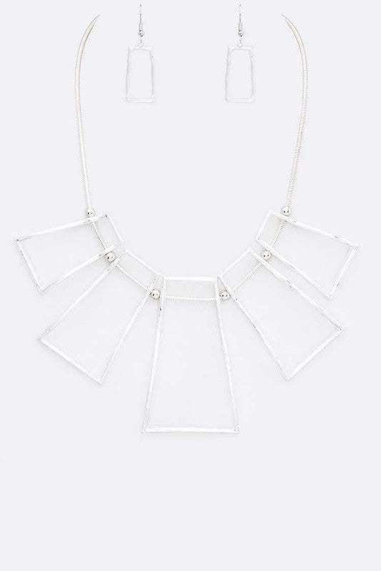 Textured Bar Iconic Metal Necklace Set